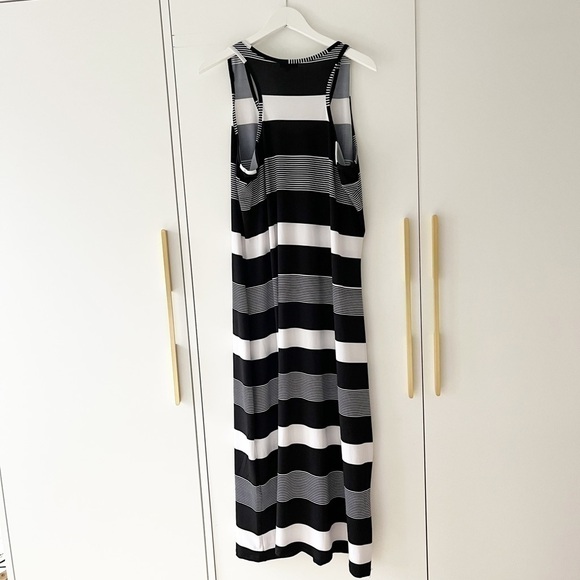Comfy striped dress with slight racer back - Picture 3 of 6